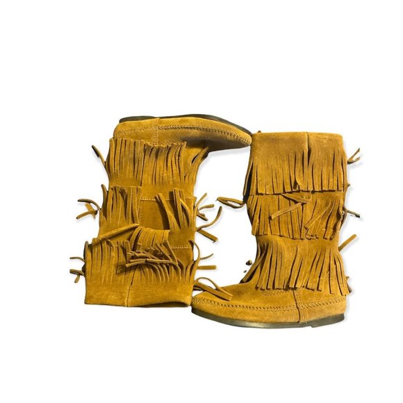 Minnetonka Fringe Boots - Picture 1 of 6